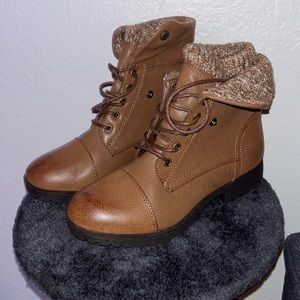 McClintock knitted ankle boots 🤎